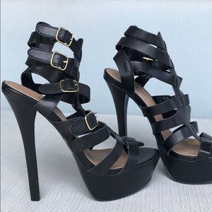 New black JustFab strappy platform heels!